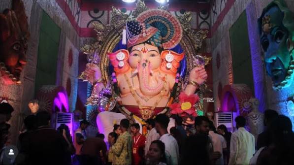 Girgaon Cha Raja Ganesh Utsav Pandal